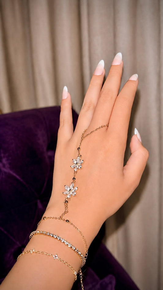 Crystal flowers hand chain