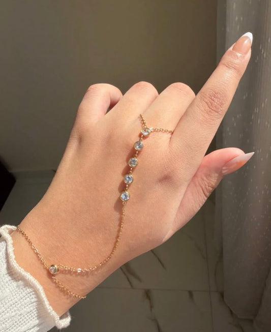 Diamonds hand chain