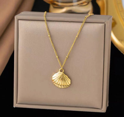 Seashell necklace
