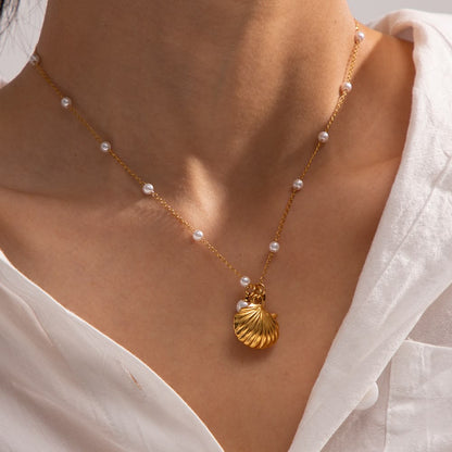 The viral Meribella necklace